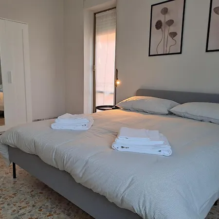 Torre Spaccata For 6 With Parking *