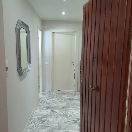Apartment Torre Spaccata For 6 With Parking