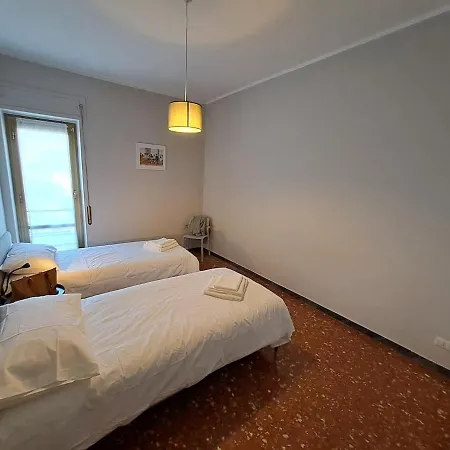 Torre Spaccata For 6 With Parking Apartment